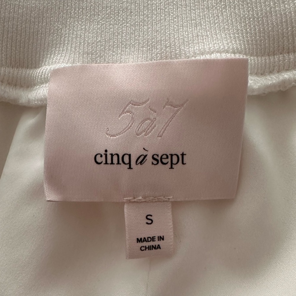 Cinq à Sept
Genevive Cropped Cargo Pants - Picture 6 of 8